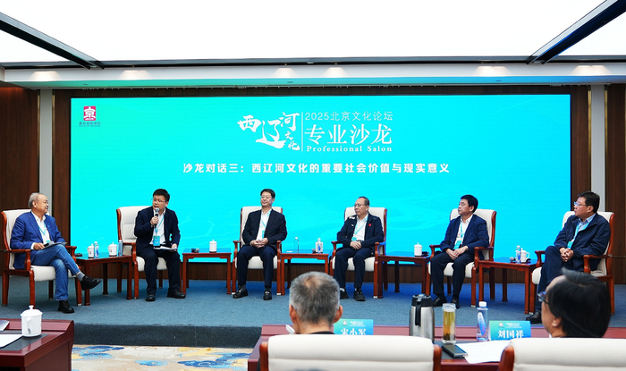 当孤灯依旧成为全民解谜狂欢，一场跨越时空的文化对话