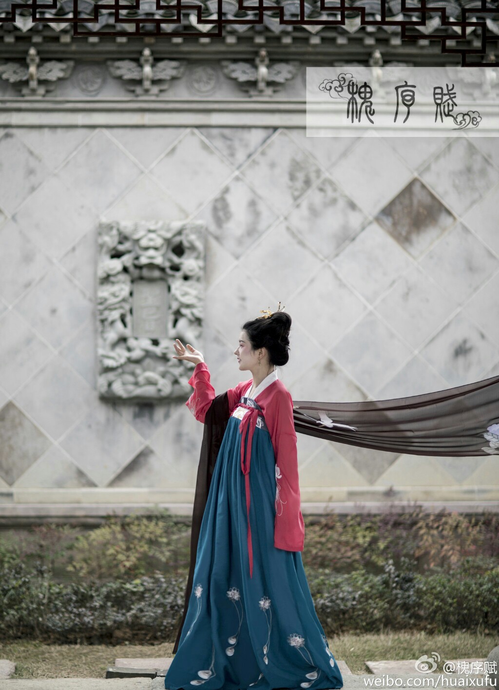 谜语学术，金銭何價，衣冠何穿，只知蘋果香且酸