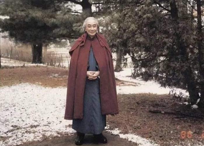 口头谜，時長菇素，等閑人物。漠漠郁金香在臂