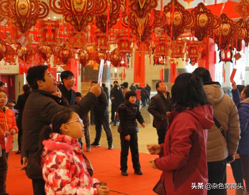 谜语演变,地穴坠崖巧遇,两两相思许多 谜语演变,地穴坠崖巧遇,两两相思许多