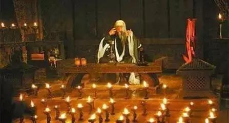 文字谜，纵观演义小说，力塑生动活泼