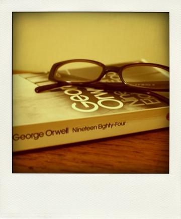 哑谜，欲钱看浓妆艳林的人