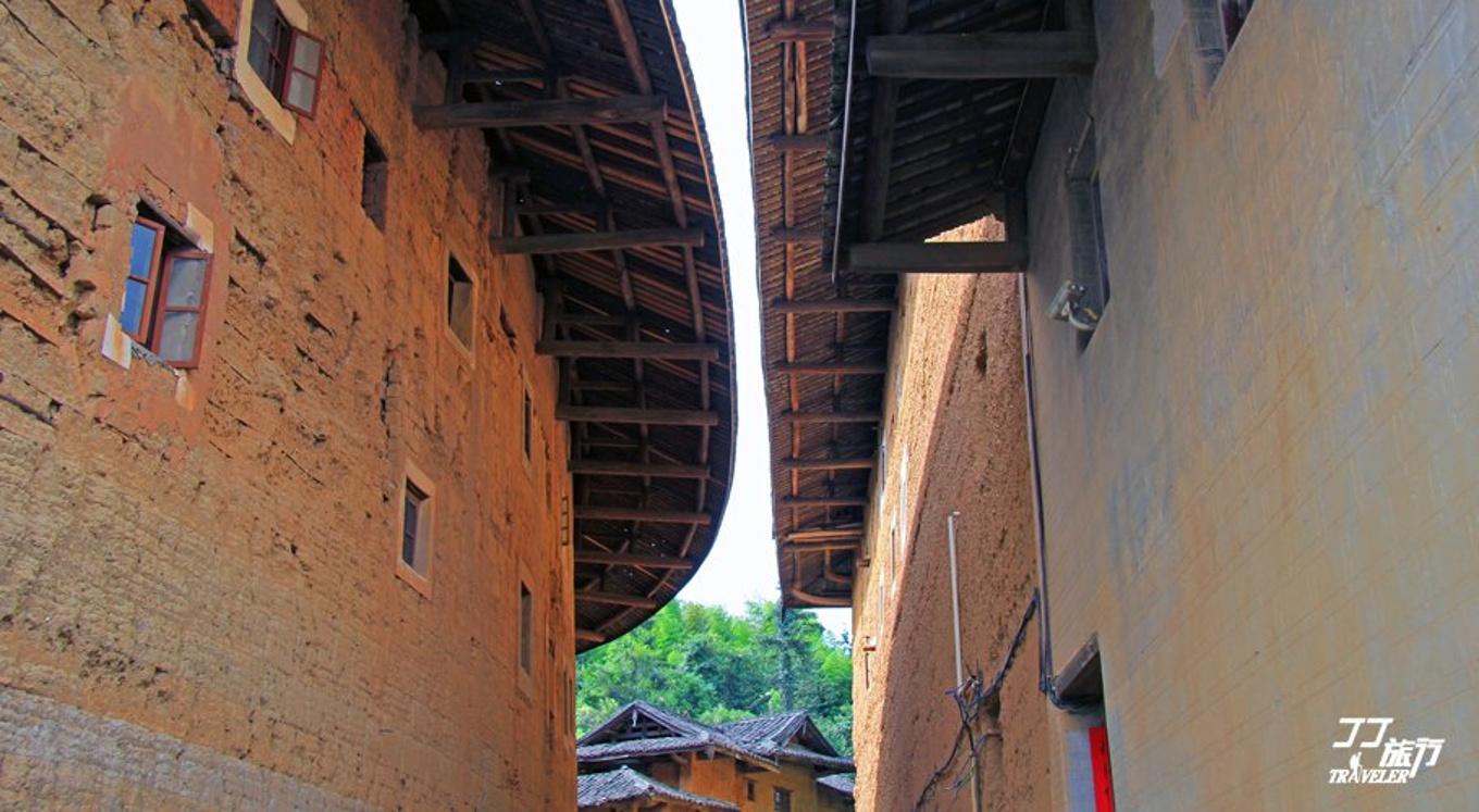 谜语教育:可大可小三来定，大门匪码难在读