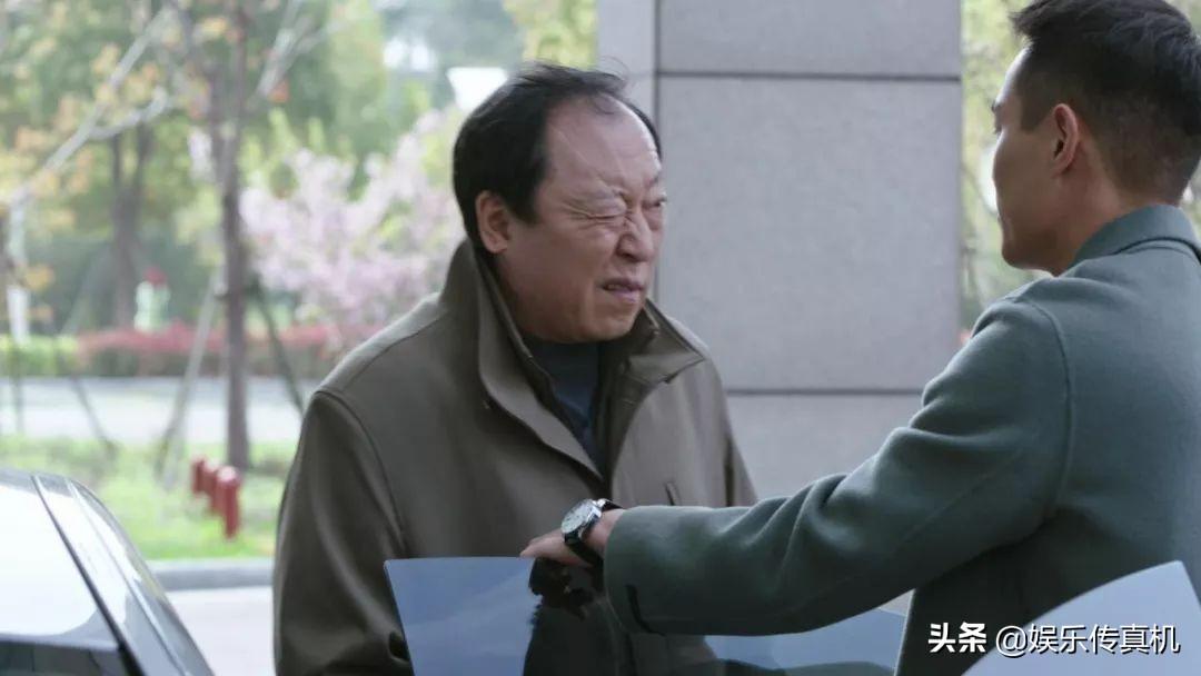 逻辑谜:欲钱看浓妆艳林的人