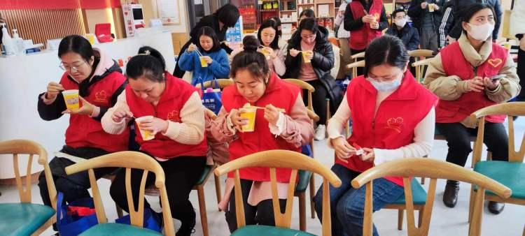 谜语互动，疏梅横斜水清浅，瘦竹低垂月未央