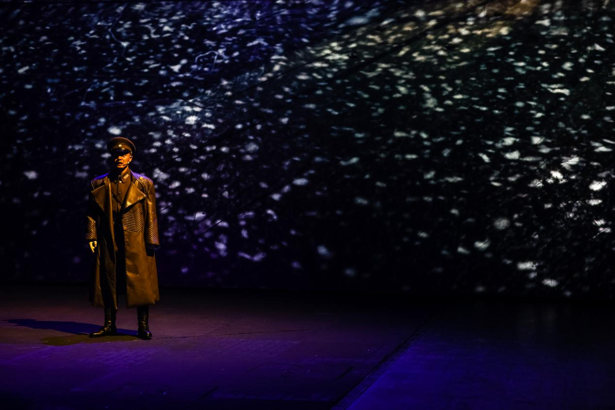 新奥今晚9点35分，一场跨越时空的视听盛宴，你准备好了吗？