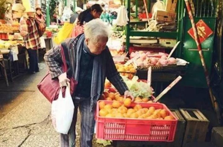 谜语社群，金銭何價，衣冠何穿，只知蘋果香且酸