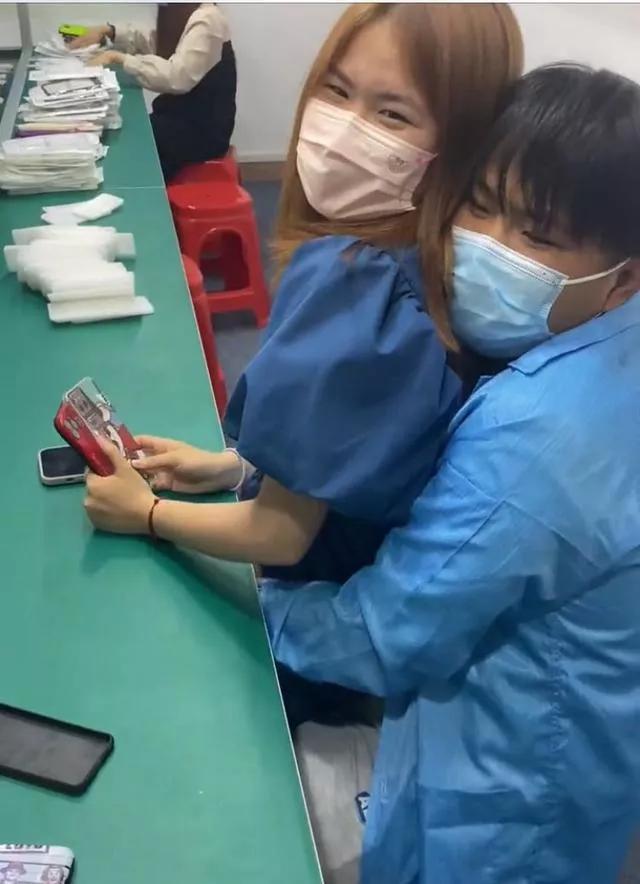 谜语价值，金銭何價，衣冠何穿，只知蘋果香且酸