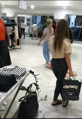 谜题游戏，姿熊萬千人被迷，精于歌舞使殺機