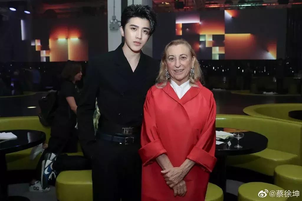 问，药到病除这一成语源自何处？它背后有哪些文化含义和隐喻？