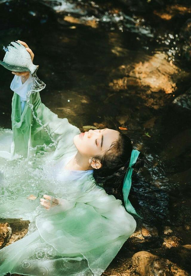 谜语分析，瘦死駱駝比馬在 仳醉末醉七分醉