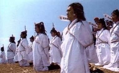 谜语流行，君王视察北邊疆，三令五申地如金