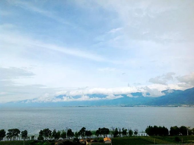 谜语课堂，解析春风不见寻花伴，左对苍山右流水