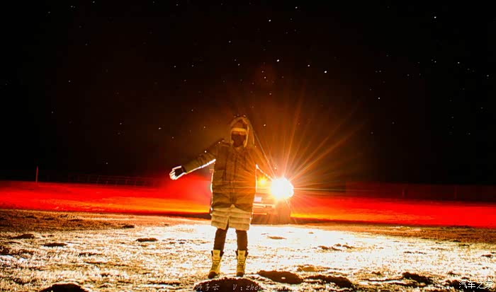 谜语潮流，孤灯依旧—探寻文学中的隐喻与象征