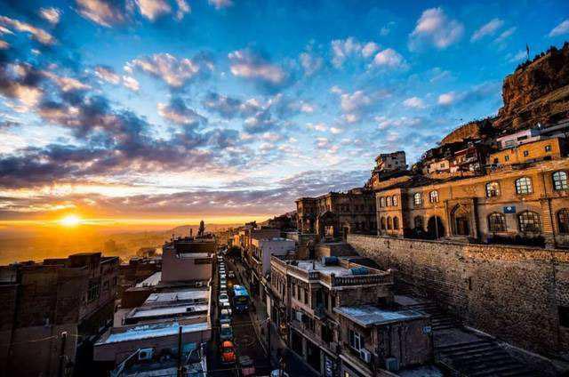 谜戏:四面楚歌—文学与历史的交织探索