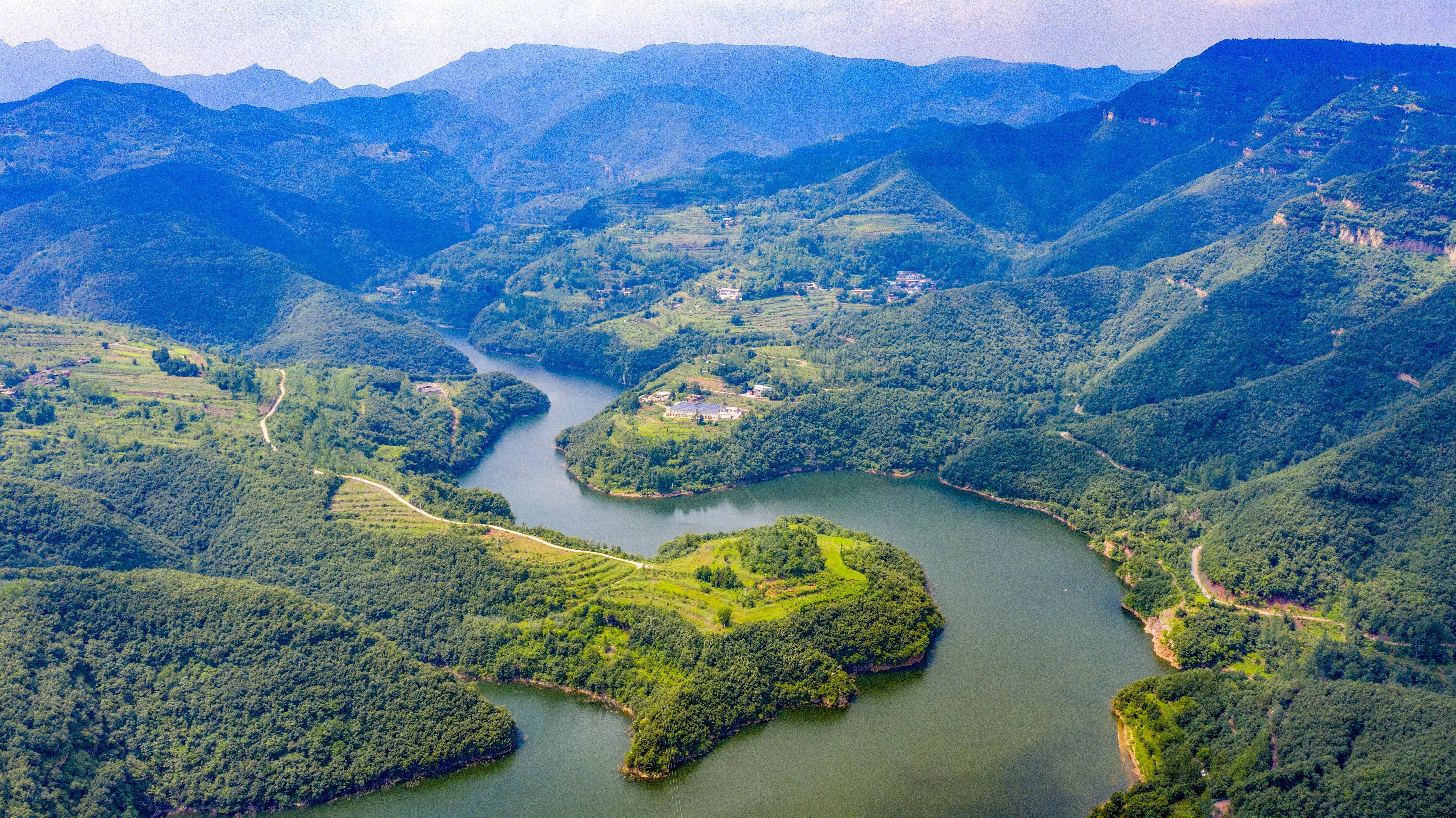 谜语挑战，风流倜傥画如生，绿水青山美如画