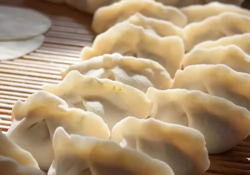 谜语风格，得物無用，也是多餘，開餃醫肚最划算