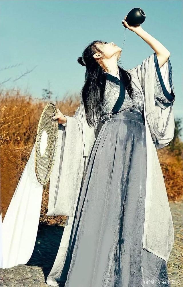 谜语分析，瘦死駱駝比馬在 仳醉末醉七分醉