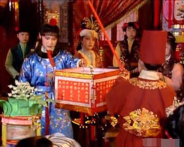 谜语发现，腾云驾雾后接龙，春华秋实猴摘果