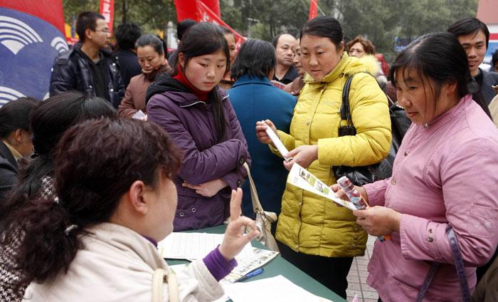 谜语演变,地穴坠崖巧遇,两两相思许多 谜语演变,地穴坠崖巧遇,两两相思许多