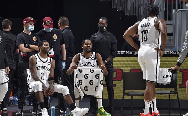 谜语指南，一马平川