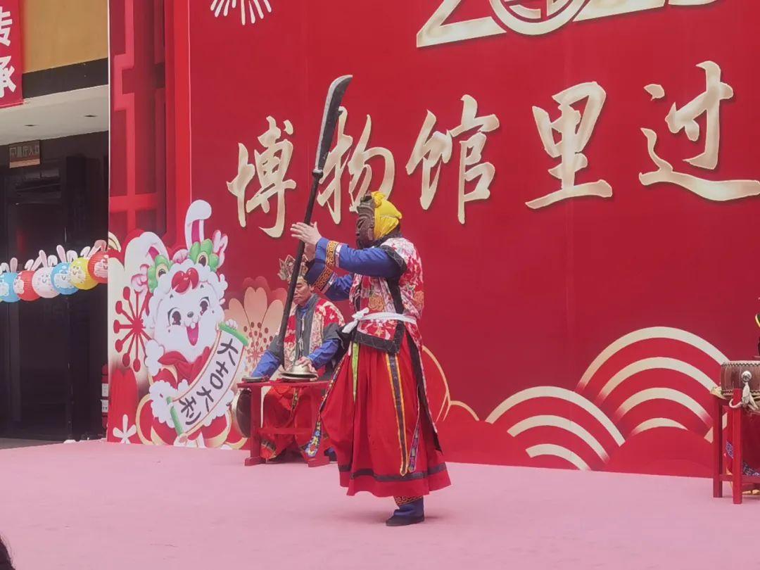 谜语竞赛，红觉山丹冒雨开