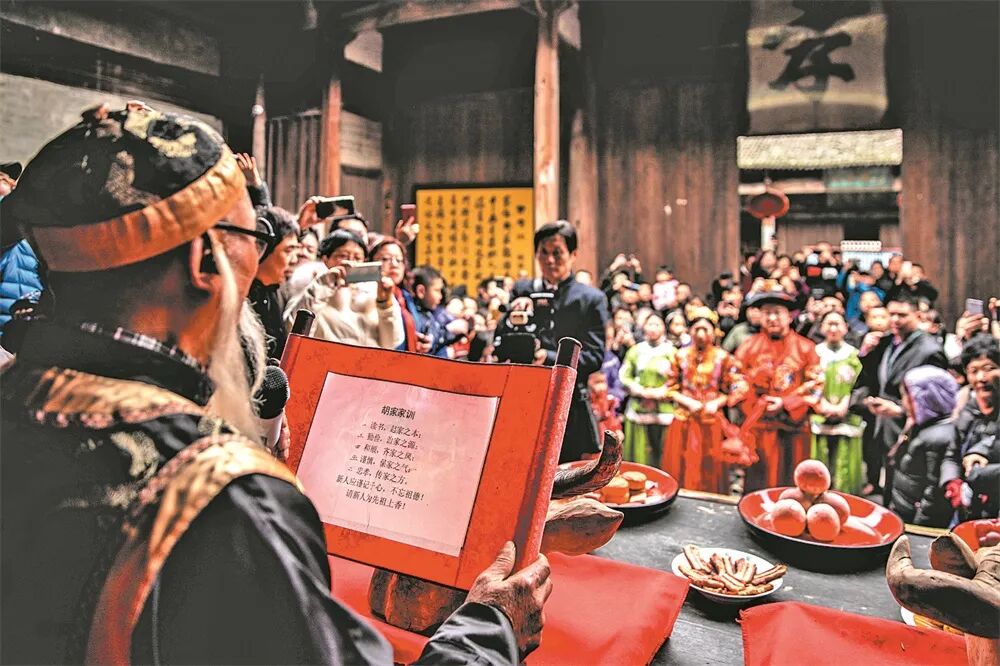 解密欲钱看对着窗户吹刺叭，一场跨越时空的民俗密码寻踪