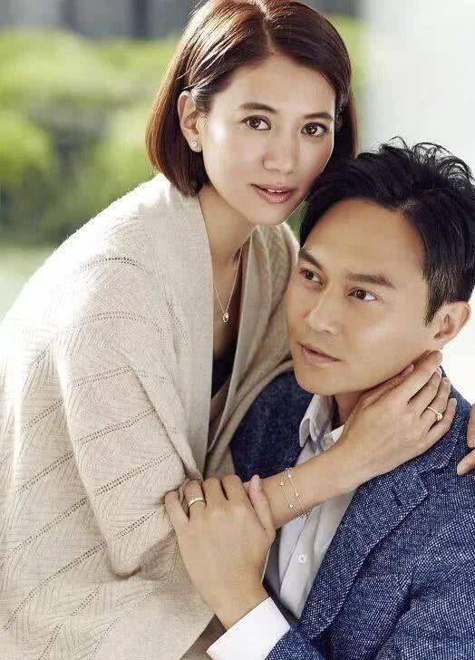 哑谜，上下一心，相互包容，见说山傍，偏出将