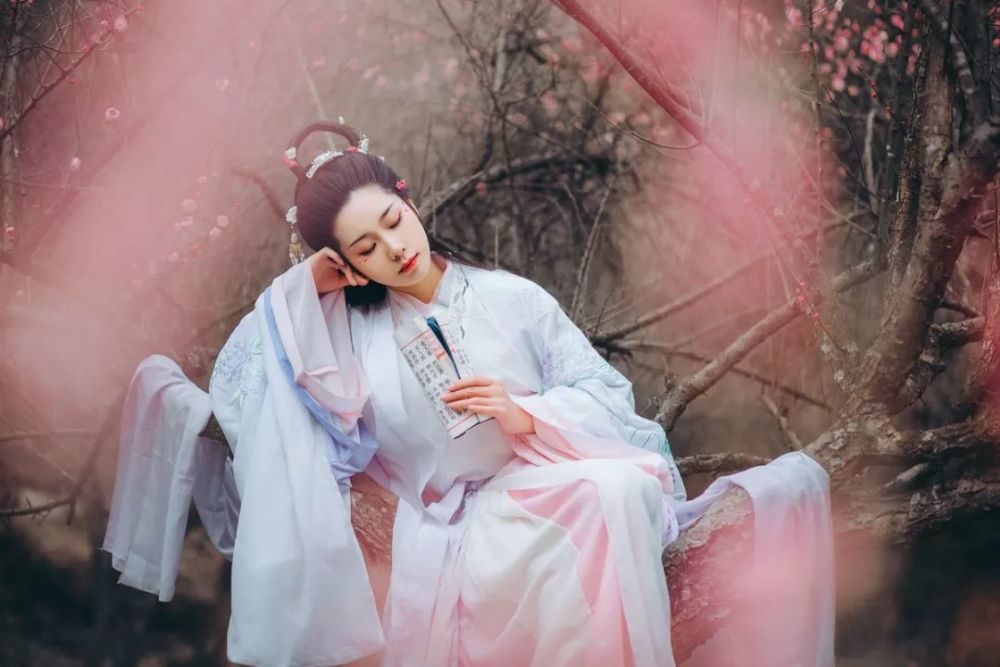 谜语研究，决定成败在真主，何必叹惜恨悠悠