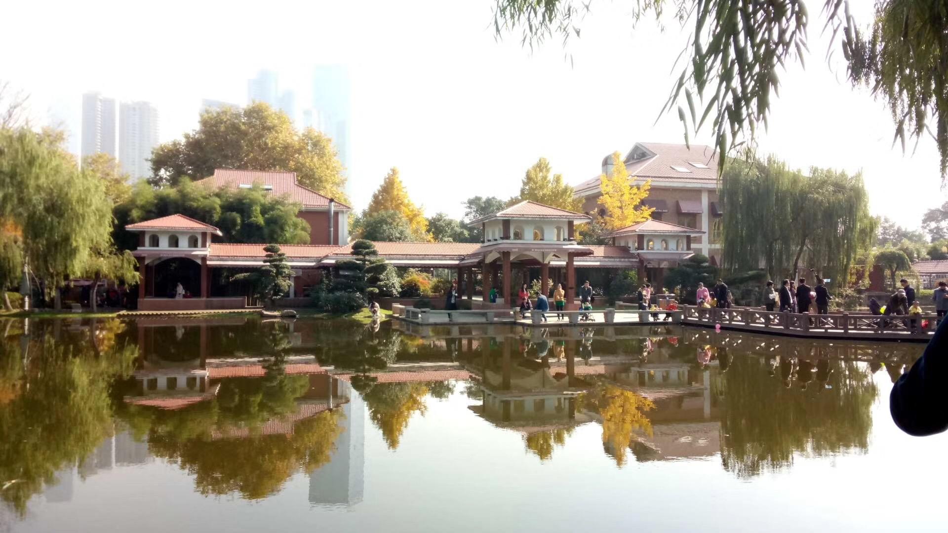 谜趣:贵若天下无可比今朝睢指此圣人