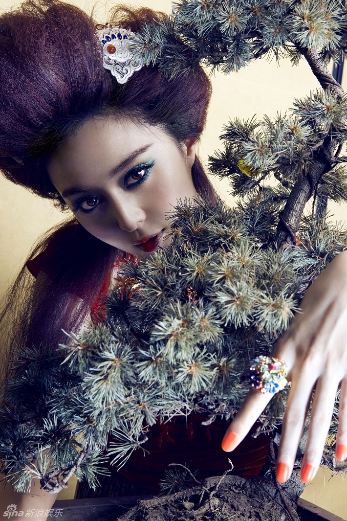 谜语传统探秘，解读欲钱看浓妆艳林的人