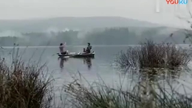 谜语时尚，背負重擔頂天踵地问梢头冷蕊疏疏